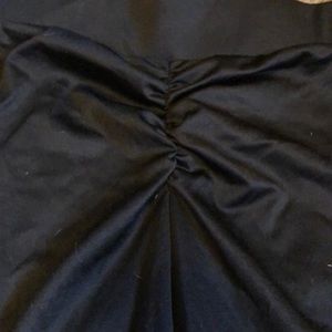 “Booty scrunching” leggings